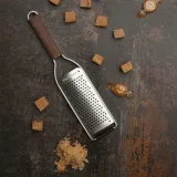 tarka-microplane-43300e-marka-microplane-material-obudowy-drewno