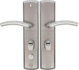 klamka-zewnetrzna-srebrna-dlugi-szyld-z-otworem-na-wkladke-68-mm