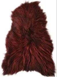 mountain-sheepskin-skora-owcza-dluga-welna-kolor-bordowy-90-x-50-cm