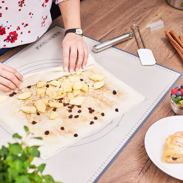 roesle-mata-silikonowa-68x53cm-stolnica-z-podzialka-waga-z-opakowaniem-0-2-kg