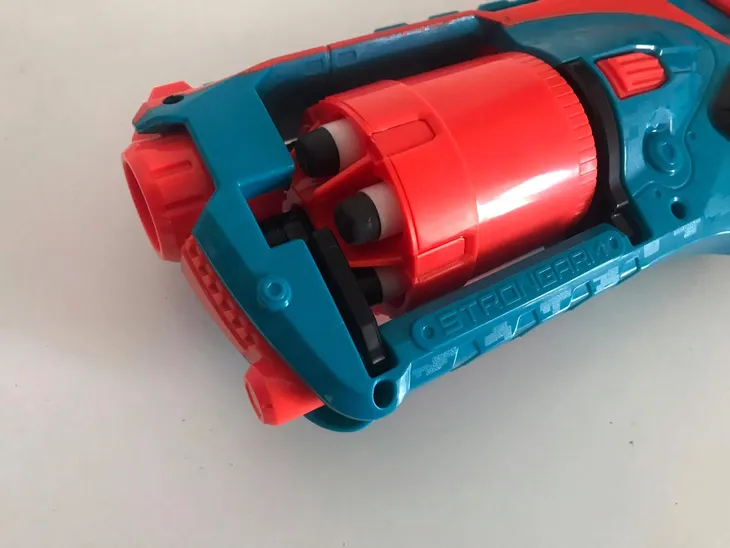 pistolet-nerf-e5750f030-e5750f030-wiek-dziecka-8-lat