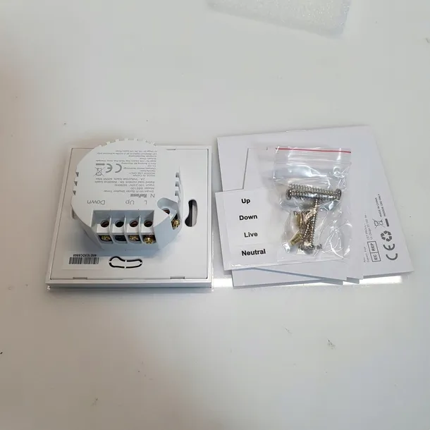 przelacznik-refoss-rrs100-bluetooth-zasilanie-sieciowe