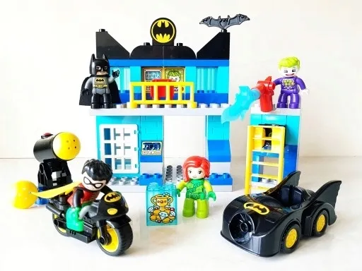 lego-duplo-10842-jaskinia-batmana