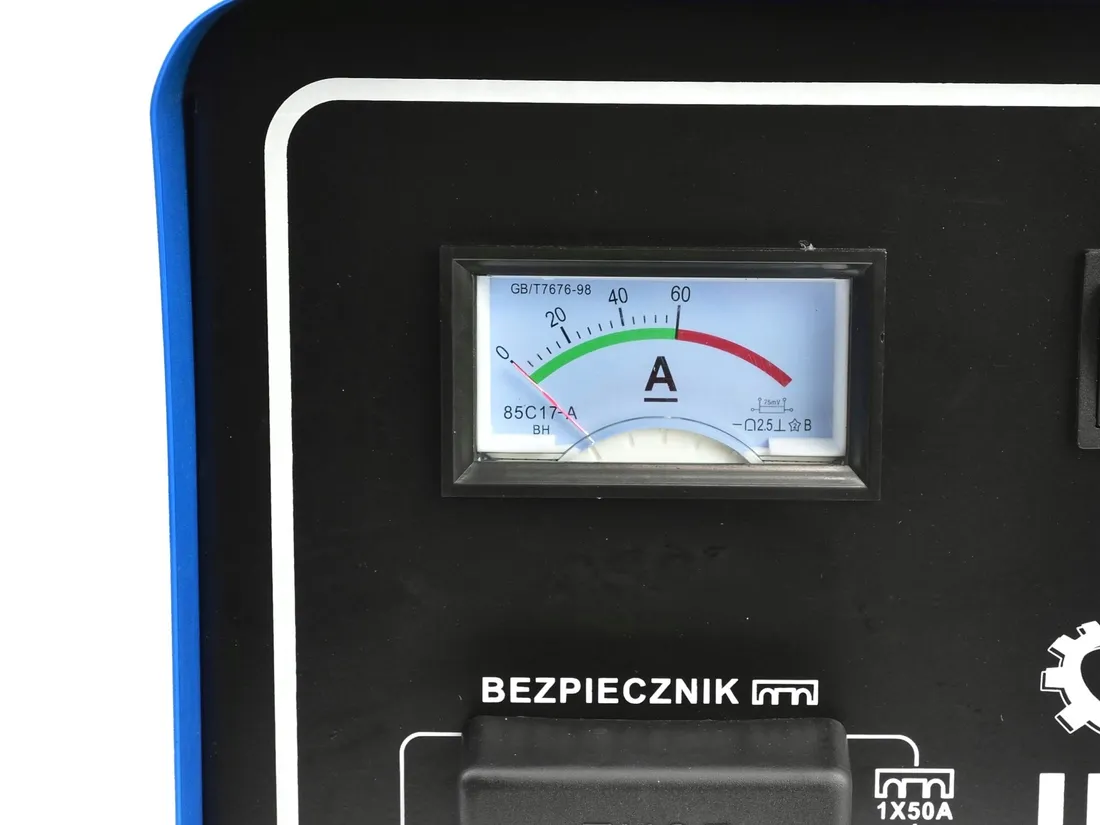prostownik-samochodowy-do-akumulatorow-12v-24v