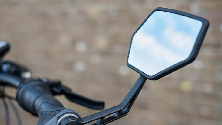 lusterko-rowerowe-bbb-e-view-lewe-marka-bbb-montaz-kierownica
