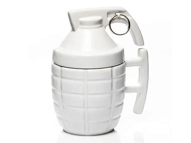 kubek-granat-z-zawleczka-zolnierza-wojaka-faceta-waga-z-opakowaniem-1-5-kg