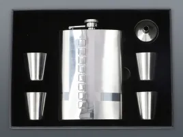 piersiowka-270-ml-4-kieliszki-lejek-ekstra-zestaw-dla-super-faceta-4252