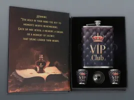 zestaw-prezentowy-ksiazka-piersiowka-240-ml-2-kieliszki-lejek-vip-4137