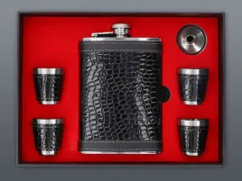 zestaw-prezentowy-piersiowka-270-ml-4-kieliszki-lejek-dla-faceta-4120