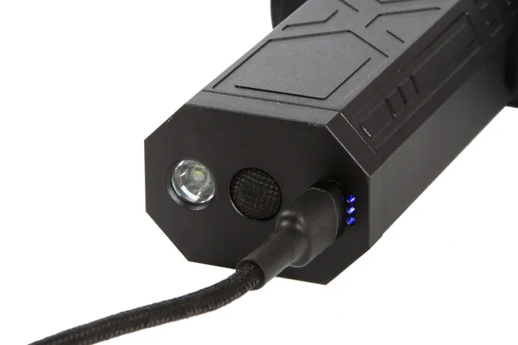 mar-pol-dmuchawa-elektryczna-do-lisci-auta-mini-wentylator-z-latarka-m88320-wydajnosc-1-m3-min