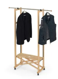 wieszak-stojacy-drewno-arredamenti-odcienie-brazu