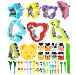 wykrawacz-do-kanapek-52-szt-wielokolorowy-metalowo-plastikowy