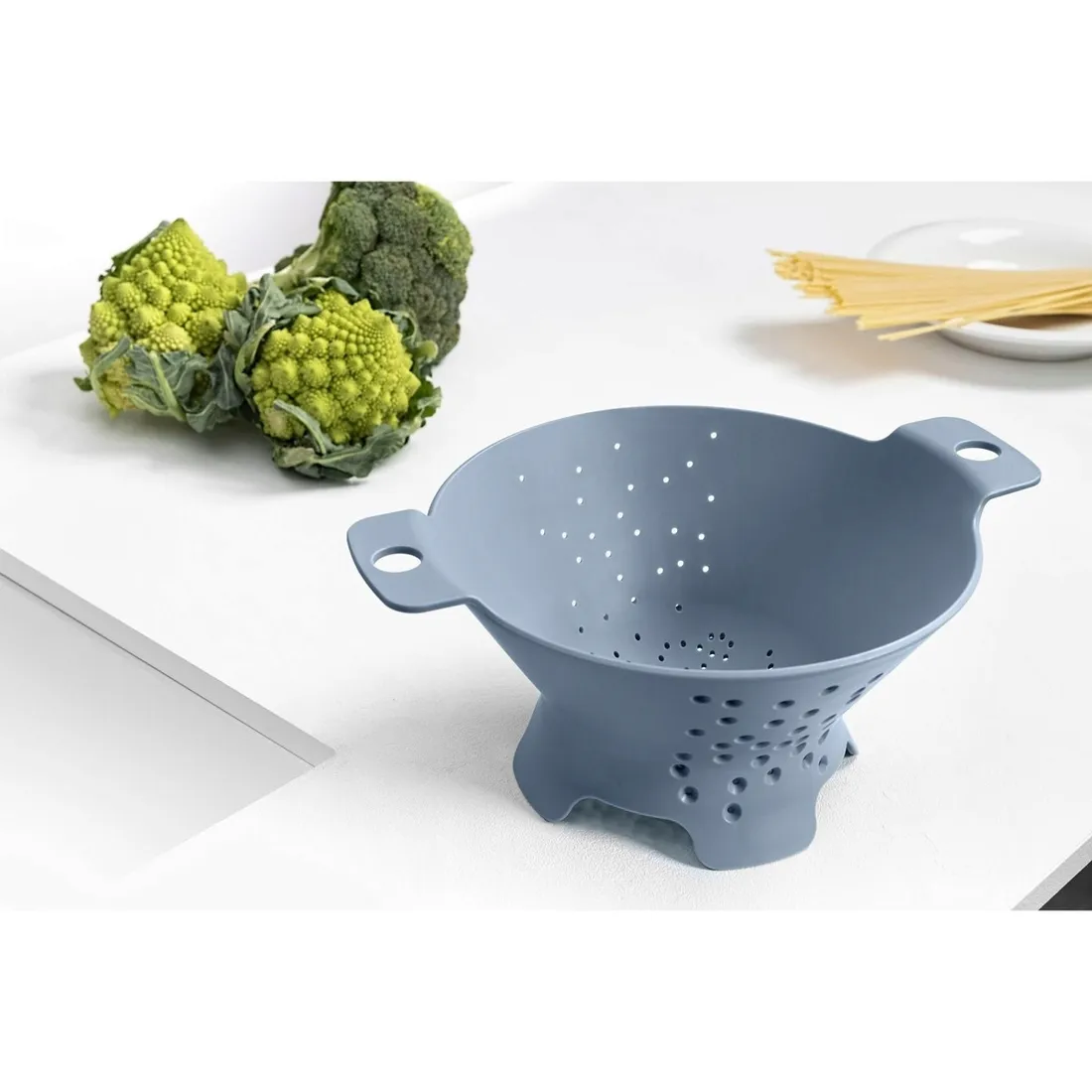 blim-plus-cosmo-durszlak-niebieski-linia-create-collection