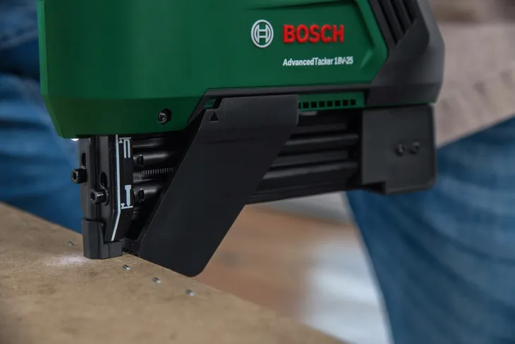 gwozdziarka-zszywacz-advancedtacker-18v-25-bosch-korpus-body-napiecie-v-18-v-zasilanie-akumulatorowe