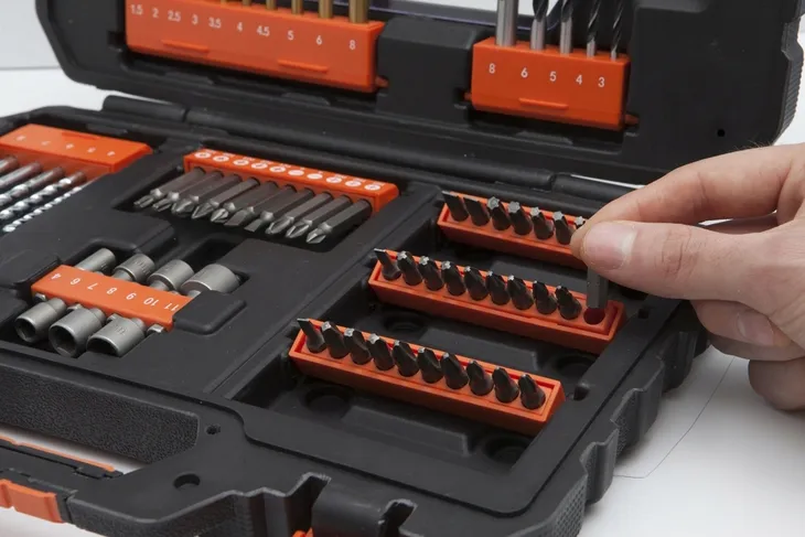blackanddecker-zestaw-wiertel-bitow-76-sztuk-walizka-a7231-elementy-zestawu-adaptery
