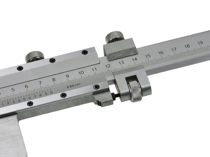geko-precyzyjna-suwmiarka-0-500mm-005-jednoszczekowa-walizka-drewno-dokladnosc-pomiaru-0-05-mm