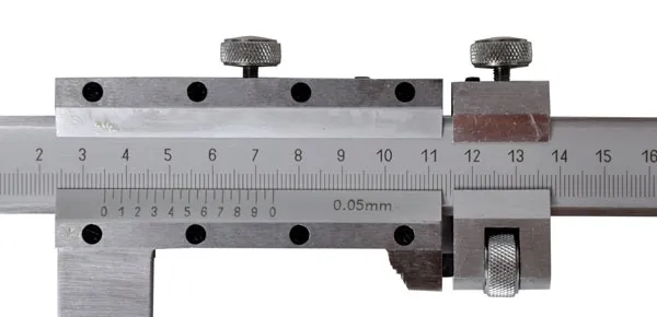 geko-precyzyjna-suwmiarka-0-500mm-005-jednoszczekowa-walizka-drewno-zawiera-baterie-nie