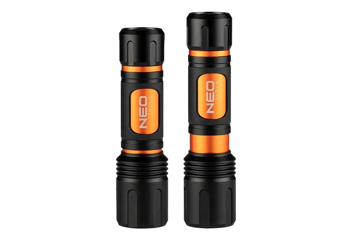 neo-tools-aluminiowa-latarka-bateryjna-1500lm-cree-led-20w-zom-ipx4-99-036-marka-neo-tools