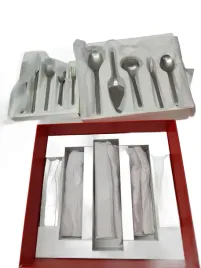 zwilling-minimale-68-czesciowy-zestaw-sztuccow-matowych-srebrny