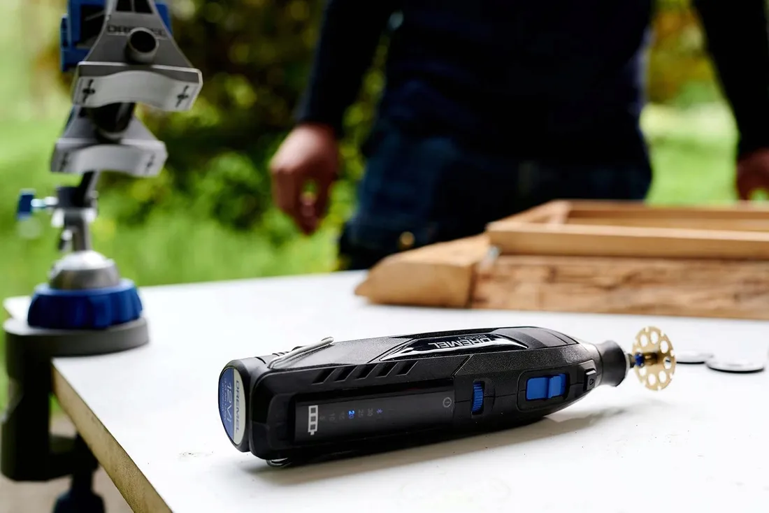 akumulator-12v-30ah-dremel-do-narzedzi-dremel-8240-i-8260-marka-dremel