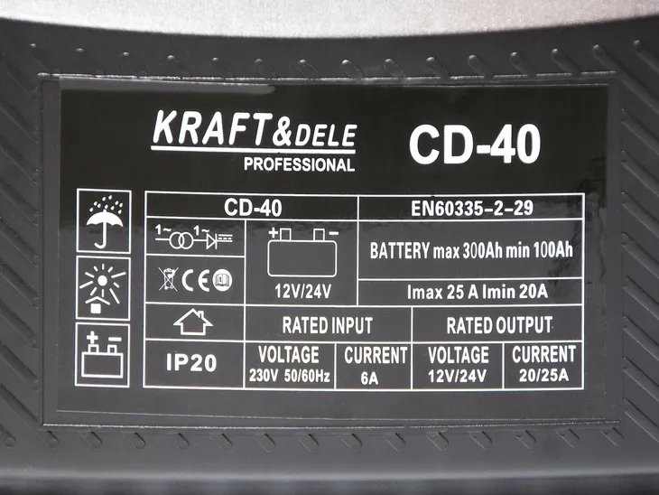 prostownik-samochodowy-ladowarka-rozruch-kraftanddele-12-24v-40a-300ah-kd1909-model-kd1909-zawiera-baterie-nie