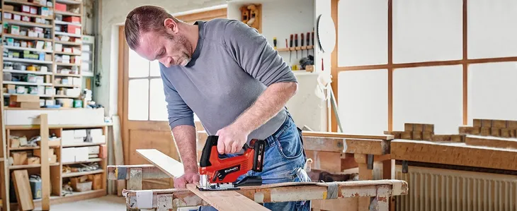 wyrzynarka-einhell-zasilanie-akumulatorowe-glebokosc-ciecia-w-drewnie-70-mm