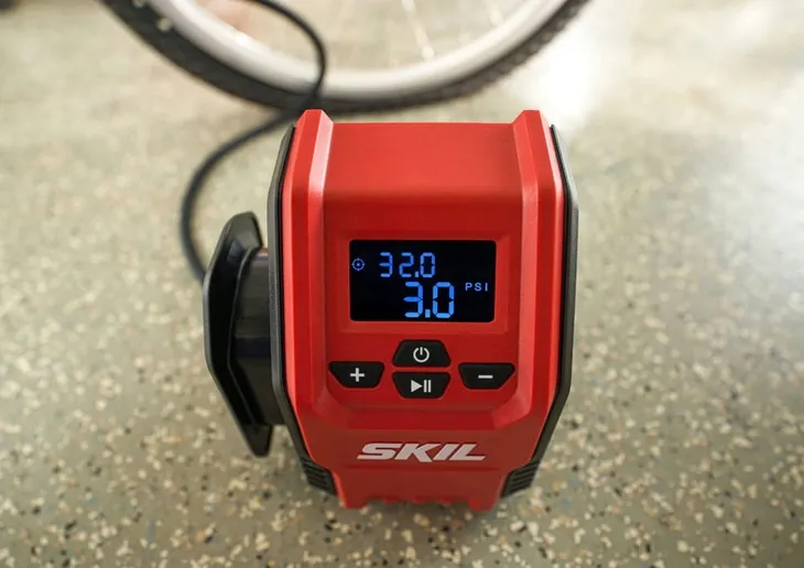 sprezarka-kompresor-pompka-20v-3159-skil-korpus-marka-skil