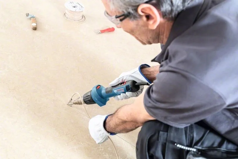 opalarka-bosch-2000-w-230-v-630-c