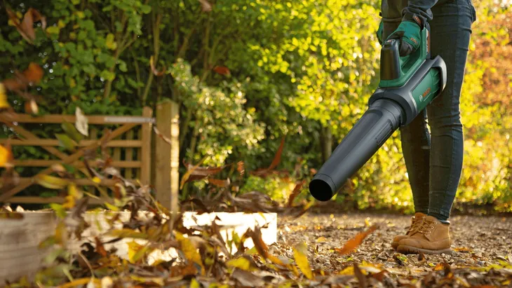 akumulatorowa-dmuchawa-do-lisci-advancedleafblower-36v-750-bosch-1x20ah-kod-producenta-06008c6000