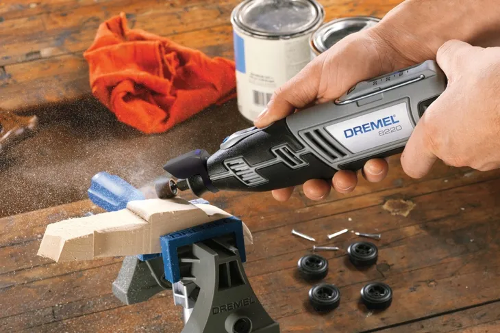 dremel-8220-3-35-akcesoriow-rodzaj-szlifierka-wielofunkcyjna-informacje-dodatkowe-regulacja-obrotow