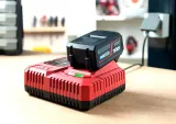 ladowarka-20v-rapidcharger-akumulator-40ah-skil-marka-skil-kod-producenta-bc1e3111aa
