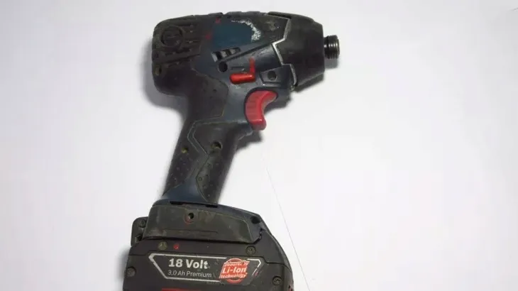 klucz-udarowy-gdx-18v-200-c-bosch-korpus-body-napiecie-v-18-v