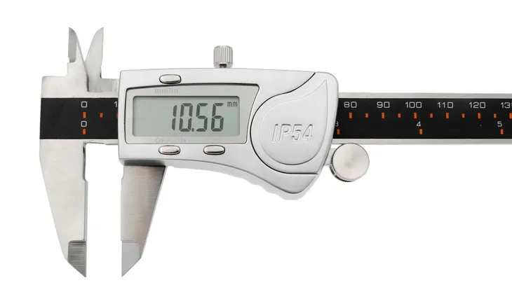 suwmiarka-elektroniczna-cyfrowa-z-wyswietlaczem-w-etui-ip54-ce-001mm-150mm-maksymalny-zakres-pomiaru-150-mm-marka-richmann