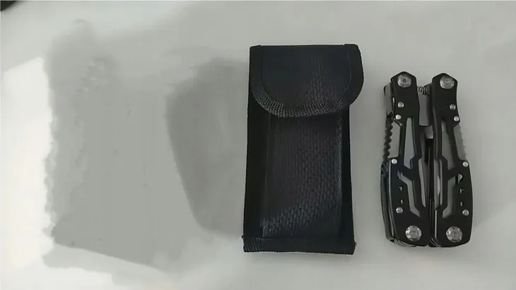 multitool-azymut-giewon-14-narzedzi-cechy-dodatkowe-futeral-liczba-dodatkowych-narzedzi-14