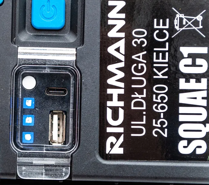 halogen-bialy-1150-lm-20-w-kolor-czarny