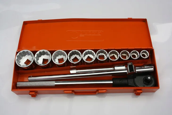 klucze-nasadowe-richmann-c2702-waga-z-opakowaniem-1-5-kg-marka-richmann