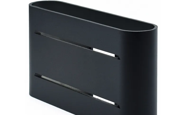 nowoczesny-dekoracyjny-kinkiet-scienny-do-salonu-czarny-kwadratowy-zarowki-material-dominujacy-aluminium
