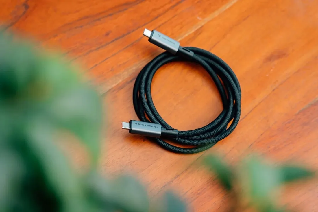 kabel-usb-4-verbatim-usb-c-m-usb-c-m-12m-240w-pd-czarny-waga-z-opakowaniem-0-074-kg