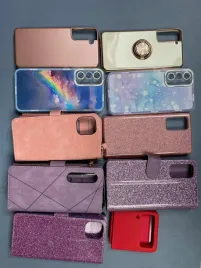 zestaw-10-damskich-etui-na-telefony-mix-marek-oraz-modeli