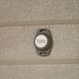 yale-door-position-sensor-do-garazu-marka-yale