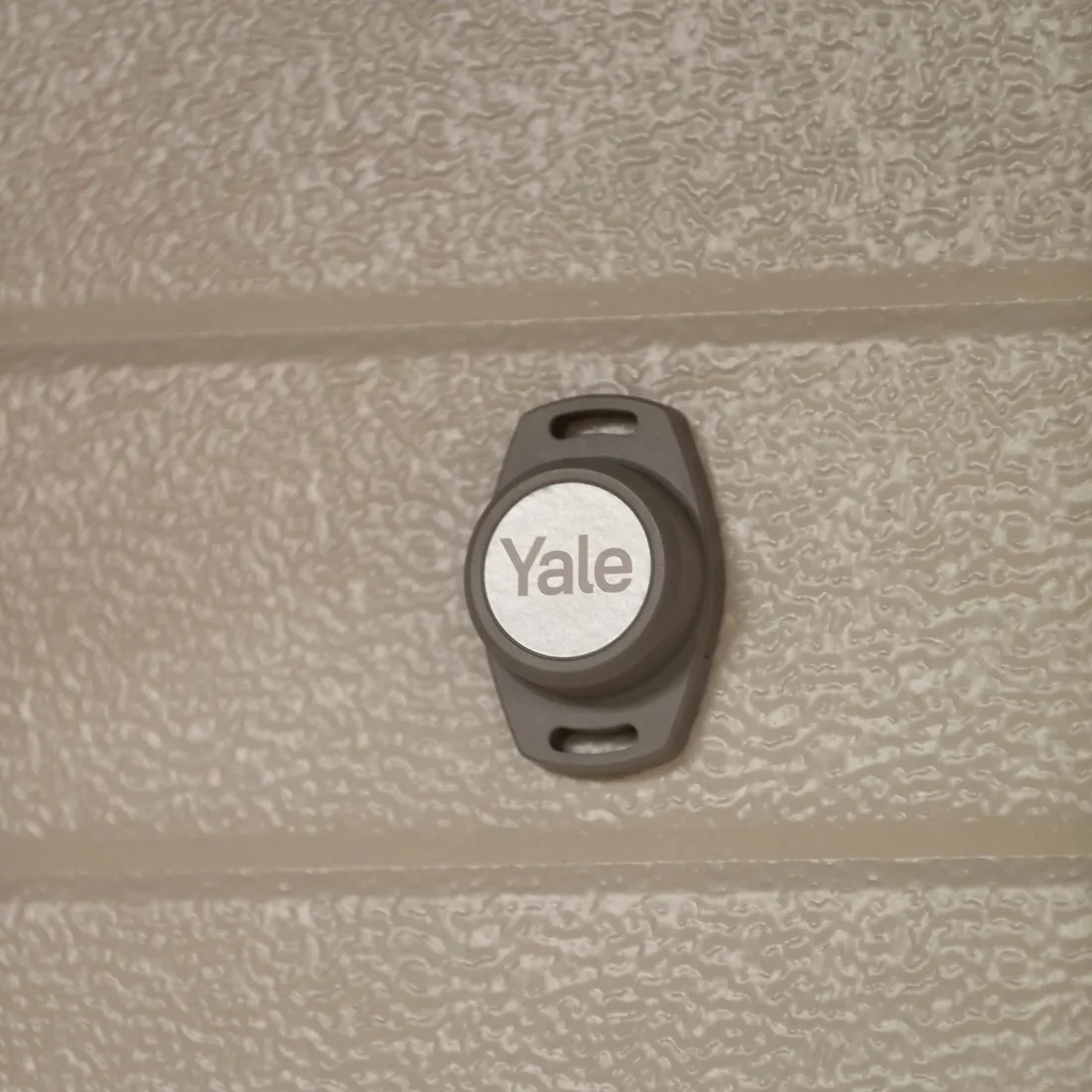yale-door-position-sensor-do-garazu