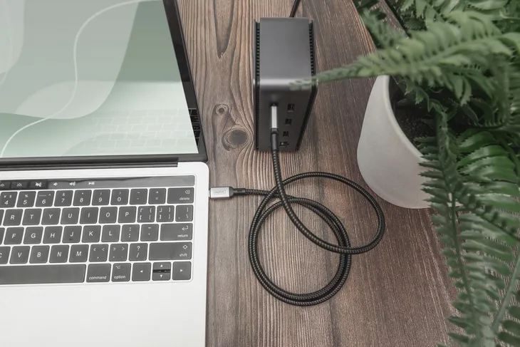 kabel-usb-c-4-0-1m-40gbps-240w-8k-premium-czarny-digitus-dlugosc-kabla-1-m