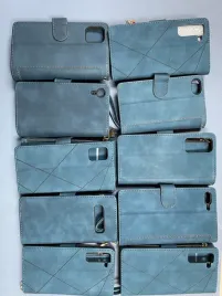 zestaw-10-granatowych-etui-na-telefony-mix-marek-oraz-modeli