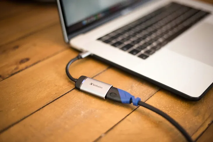 kabel-adapter-verbatim-usb-type-c-m-hdmi-f-01m-czarno-srebrny-kod-producenta-49143