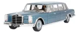 oryginalny-model-mercedes-benz-600-pullmann-w100-1-18-niebieski