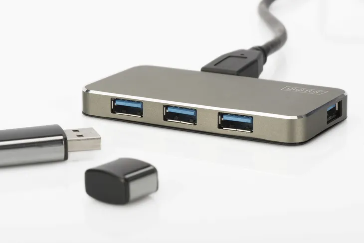 hub-koncentrator-digitus-4-portowy-usb-3-0-superspeed-aktywny-aluminium-waga-z-opakowaniem-0-24-kg-producent-digitus