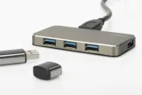 hub-koncentrator-digitus-4-portowy-usb-3-0-superspeed-aktywny-aluminium-waga-z-opakowaniem-0-24-kg-producent-digitus