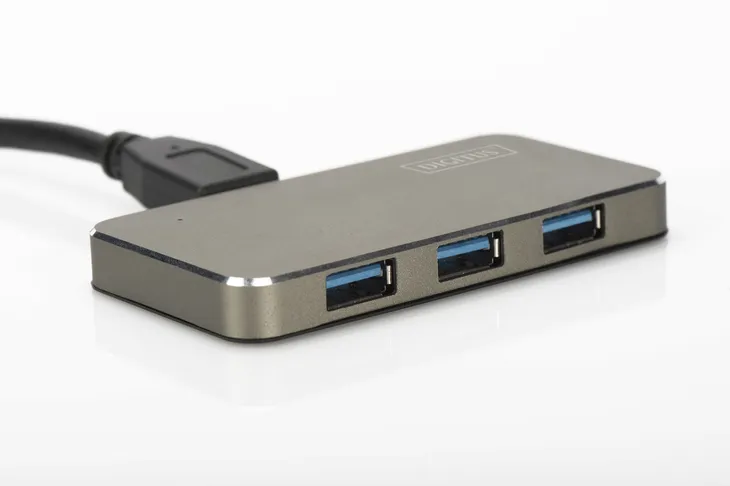 hub-koncentrator-digitus-4-portowy-usb-3-0-superspeed-aktywny-aluminium-kod-producenta-da-70240-1-liczba-portow-lan-rj-45-1