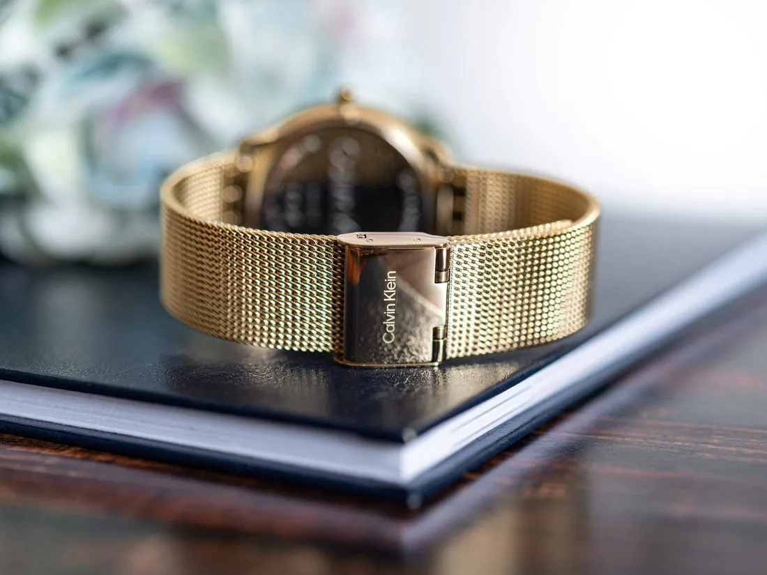 zegarek-damski-calvin-klein-iconic-mesh-25200034-box-waga-z-opakowaniem-0-125-kg