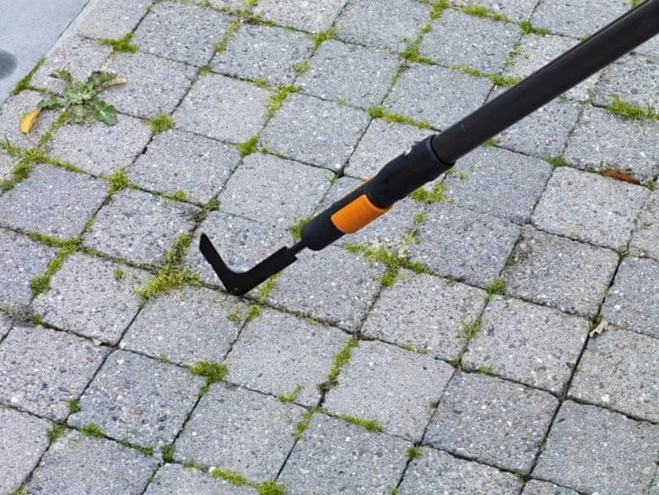 skrobak-fiskars-1000687-marka-fiskars-waga-z-opakowaniem-1-kg